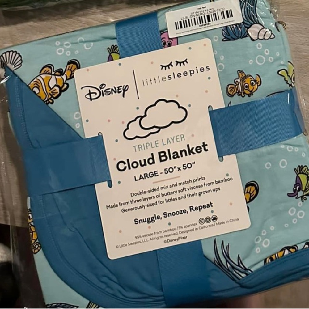 Little sleepies Nemo cloud blanket nib